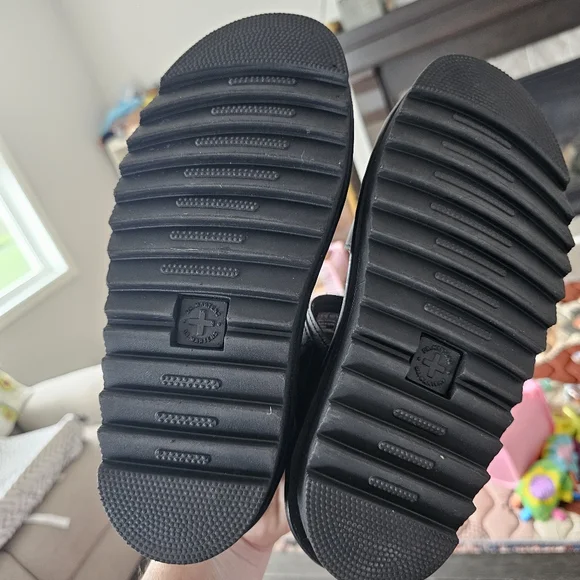 Dr. Martens Voss Sandals - Picture 6 of 8